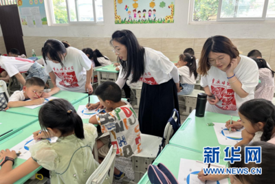 美育潤鄉野，青春繪華章——重慶師范大學美術學院暑期“三下鄉”美術輔導服務紀實